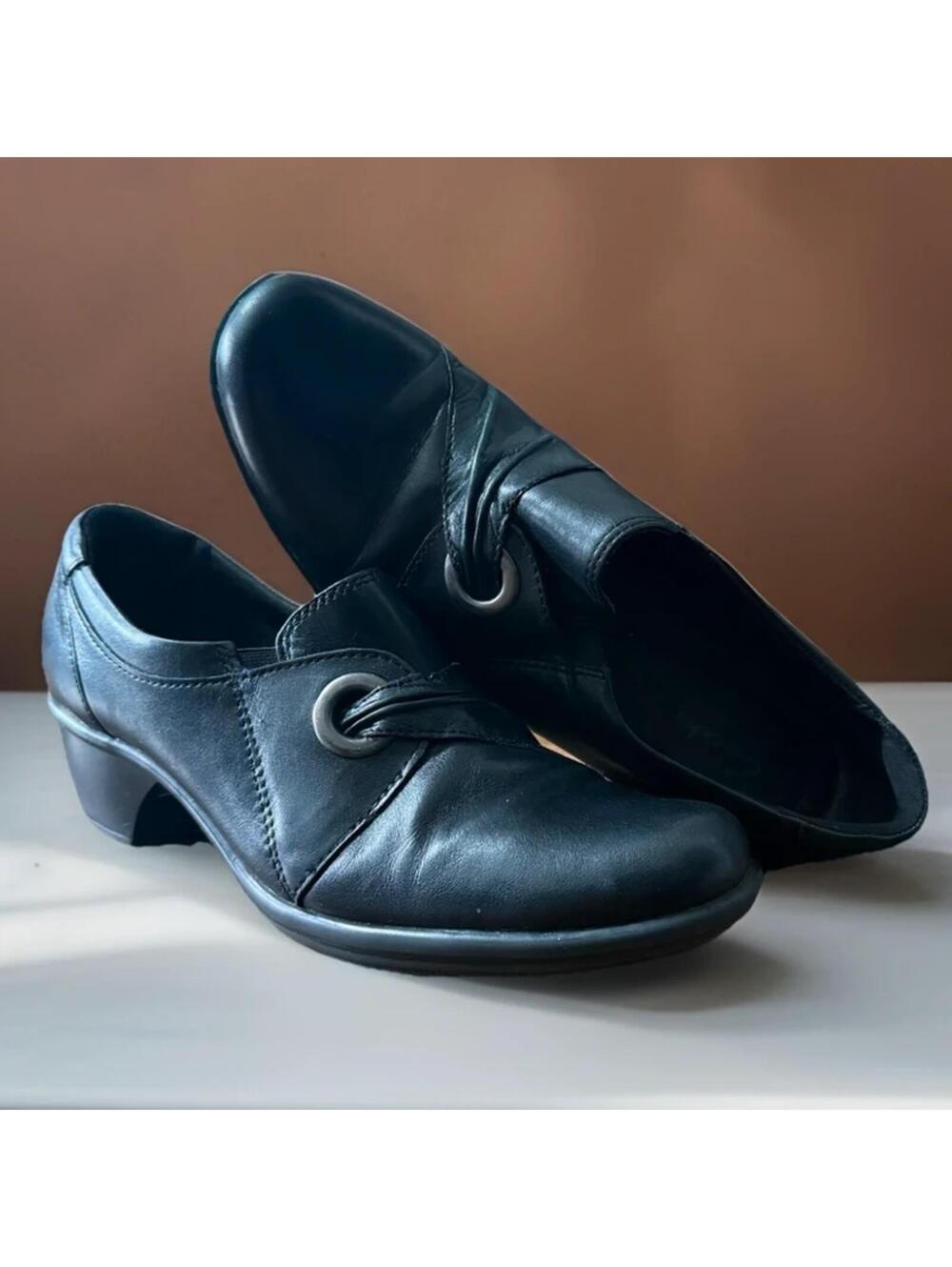 Clarks Bendables Black Leather Comfort Heels Size 8M